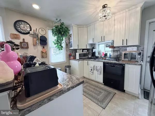 217 S FELLOWSHIP RD, Maple Shade, NJ 08052