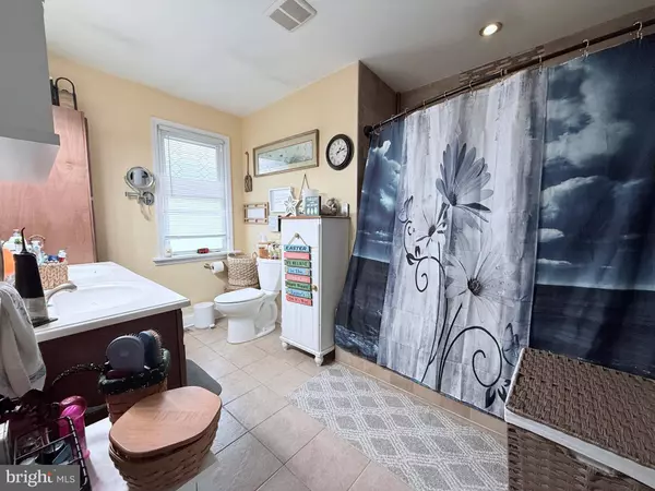 217 S FELLOWSHIP RD, Maple Shade, NJ 08052