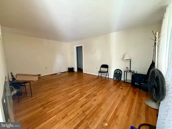 279 LINCOLN AVE, Paulsboro, NJ 08066