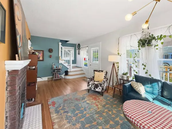 214 THOMPSON ST, Staunton, VA 24401