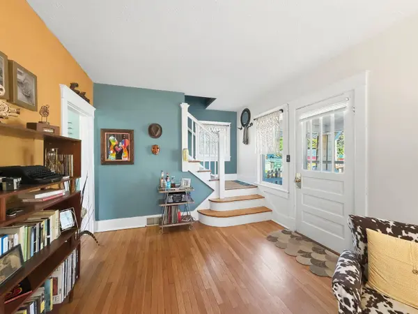 214 THOMPSON ST, Staunton, VA 24401