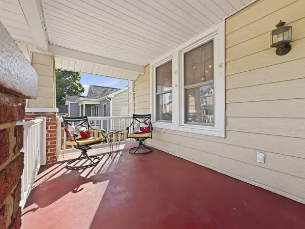 214 THOMPSON ST, Staunton, VA 24401