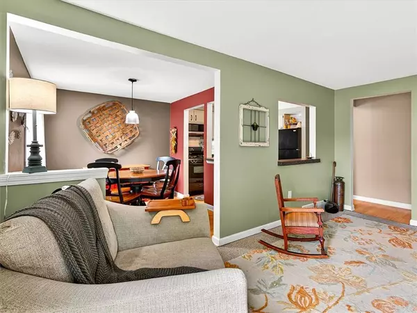 8000 Marlin DR #A, Clay, NY 13041