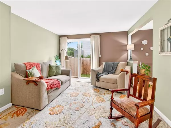 8000 Marlin DR #A, Clay, NY 13041