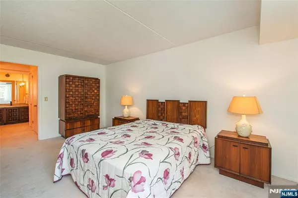 521 S Piermont AVE #410A, River Vale, NJ 07675