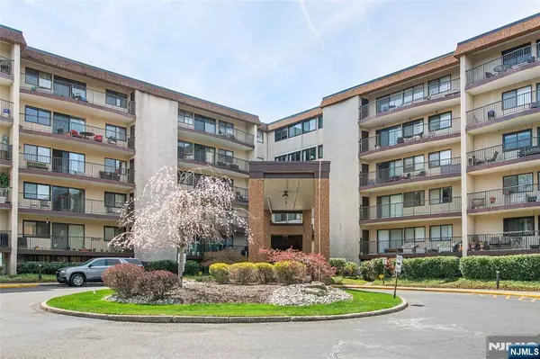 521 S Piermont AVE #410A, River Vale, NJ 07675