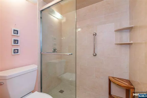 521 S Piermont AVE #410A, River Vale, NJ 07675