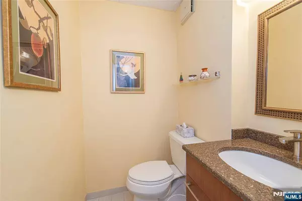 521 S Piermont AVE #410A, River Vale, NJ 07675