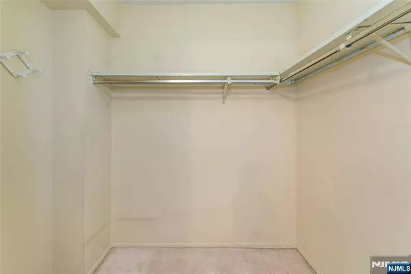 521 S Piermont AVE #410A, River Vale, NJ 07675