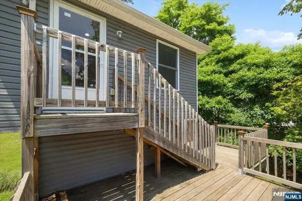 1283 Valley RD #8, Montclair, NJ 07043