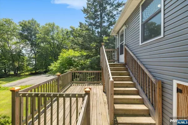 1283 Valley RD #8, Montclair, NJ 07043