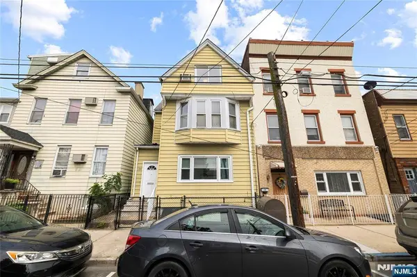 126 Grant AVE, Harrison, NJ 07029