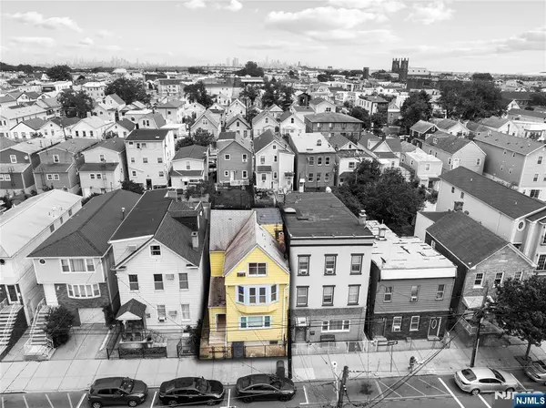 126 Grant AVE, Harrison, NJ 07029