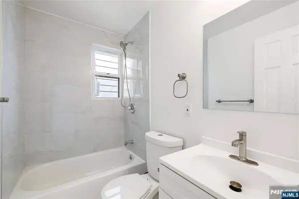 126 Grant AVE, Harrison, NJ 07029