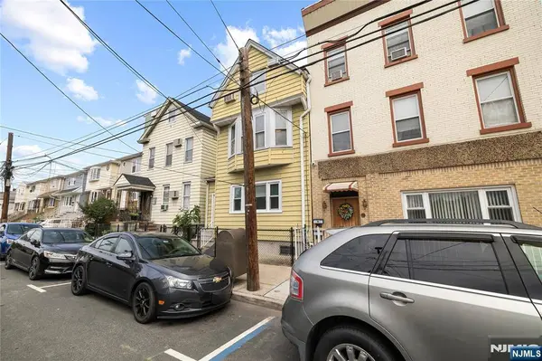 126 Grant AVE, Harrison, NJ 07029