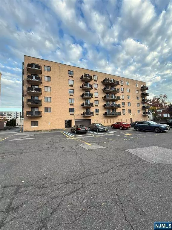 5 Linden ST #3D, Hackensack, NJ 07601
