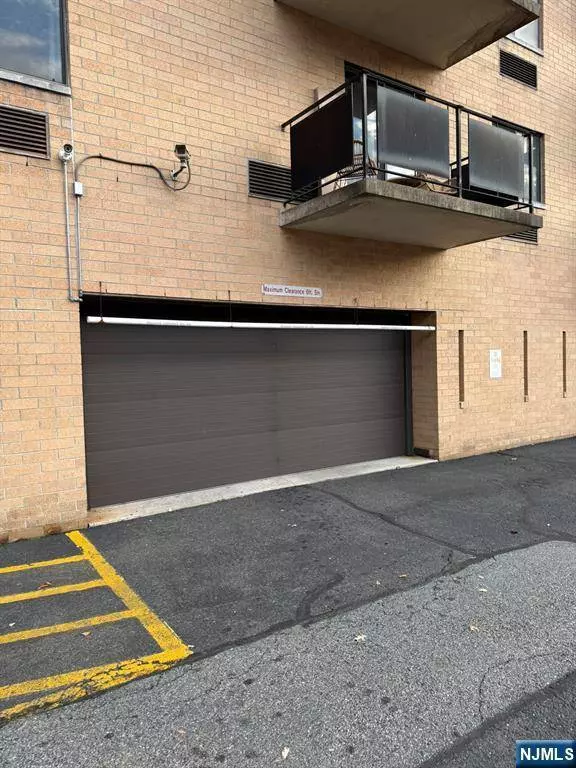 5 Linden ST #3D, Hackensack, NJ 07601