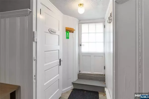 1283 Valley RD #7, Montclair, NJ 07043