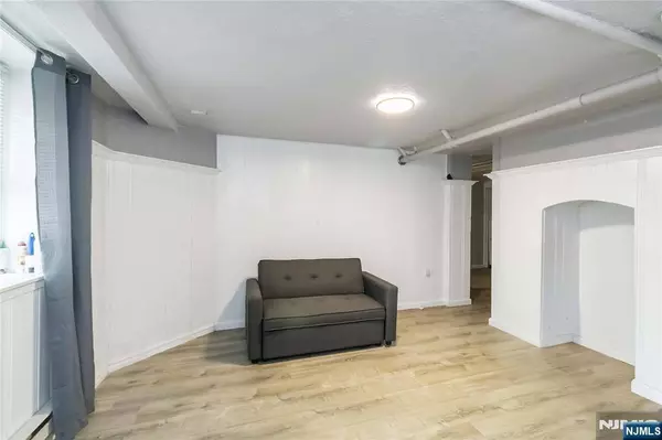 1283 Valley RD #7, Montclair, NJ 07043