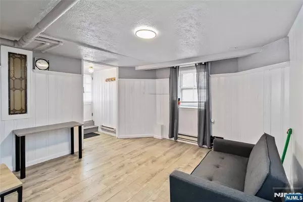 1283 Valley RD #7, Montclair, NJ 07043