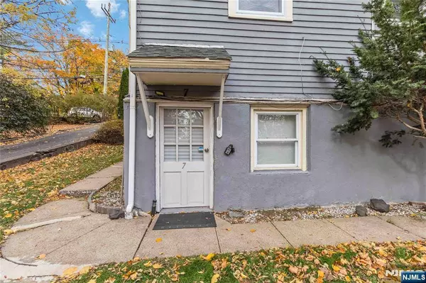 1283 Valley RD #7, Montclair, NJ 07043