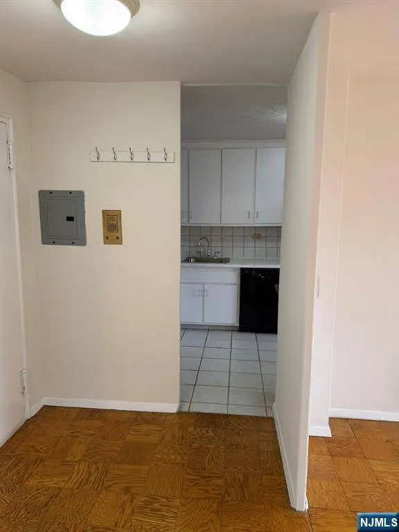39 39th ST #2L, Paterson, NJ 07514