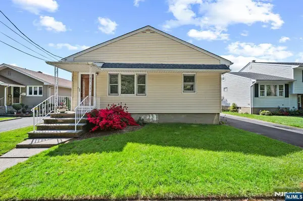 304 Gilbert AVE, Elmwood Park, NJ 07407