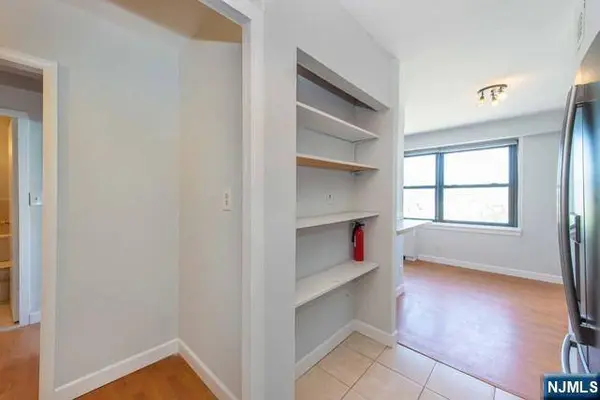 285 Aycrigg AVE #19F, Passaic, NJ 07055