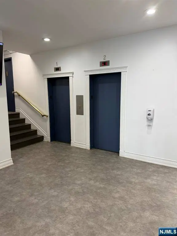 285 Aycrigg AVE #19F, Passaic, NJ 07055