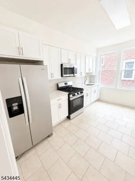 137 Hammond Ave #4, Passaic City, NJ 07055