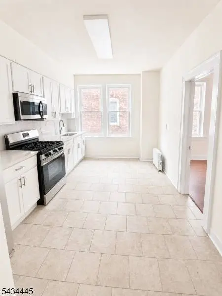 137 Hammond Ave #4, Passaic City, NJ 07055