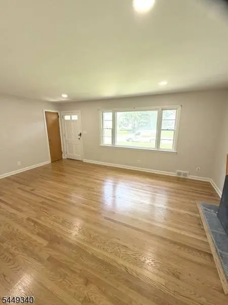 22 Springbrook Rd, Livingston Twp., NJ 07039