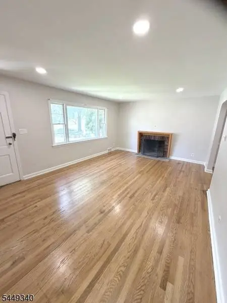 22 Springbrook Rd, Livingston Twp., NJ 07039