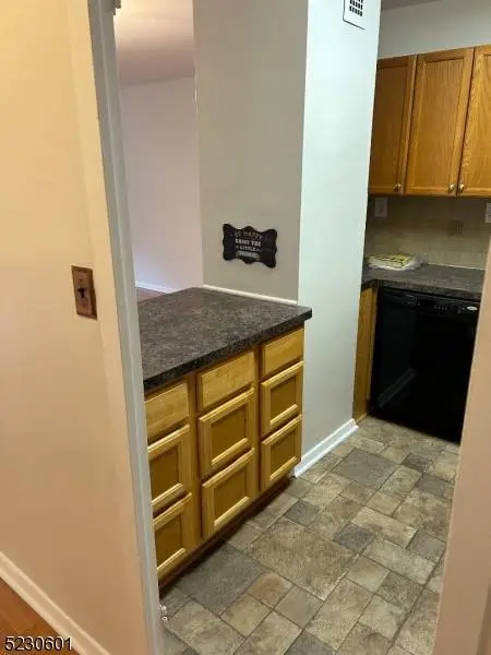 285 Aycrigg Ave #3D, Passaic City, NJ 07055