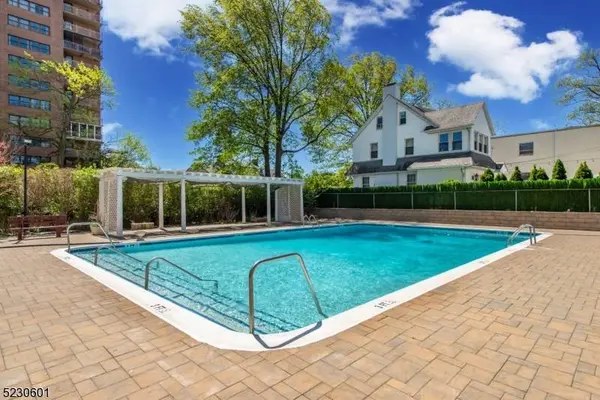 285 Aycrigg Ave #3D, Passaic City, NJ 07055