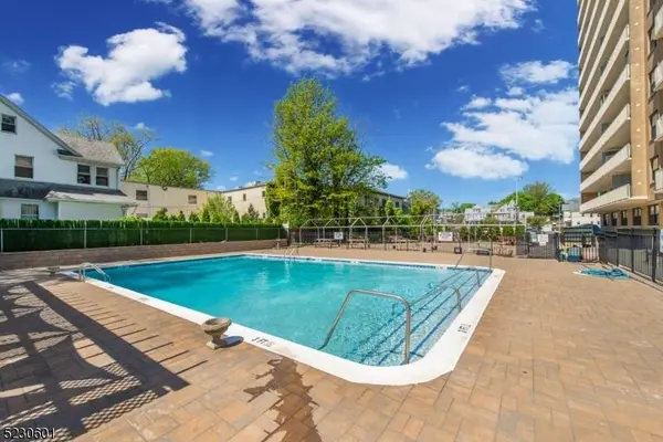 285 Aycrigg Ave #3D
