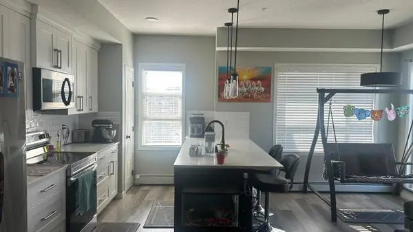 200 Harvest Hills Pl NE #402, Calgary, AB T3K