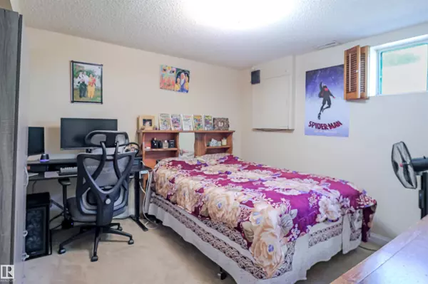 4010 18 AV NW, Edmonton, AB T6L 3M4