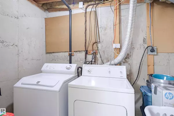 4010 18 AV NW, Edmonton, AB T6L 3M4