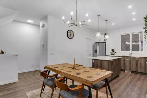 28 Redstone BLVD NE, Calgary, AB T3N 2G4