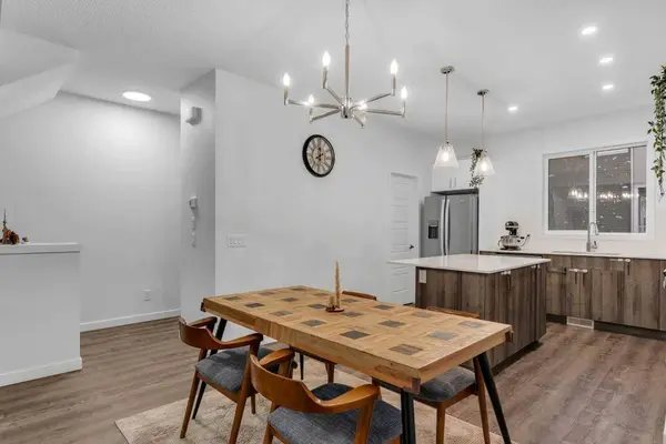 28 Redstone BLVD NE, Calgary, AB T3N 2G4