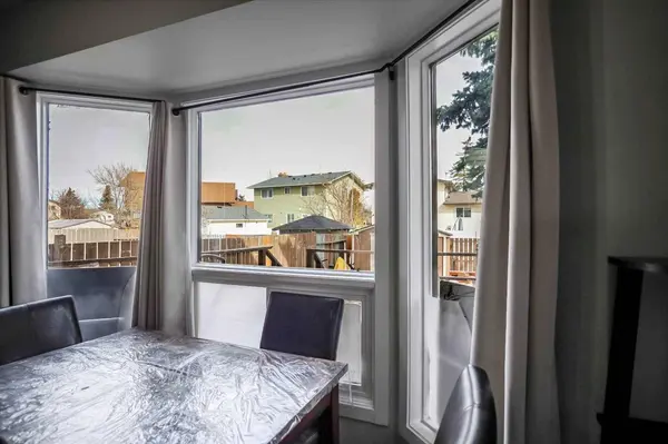 52 Templeby WAY NE, Calgary, AB T1Y 5N8