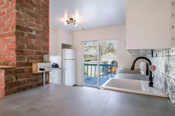 434 Memorial DR NW, Calgary, AB T2N 3C3