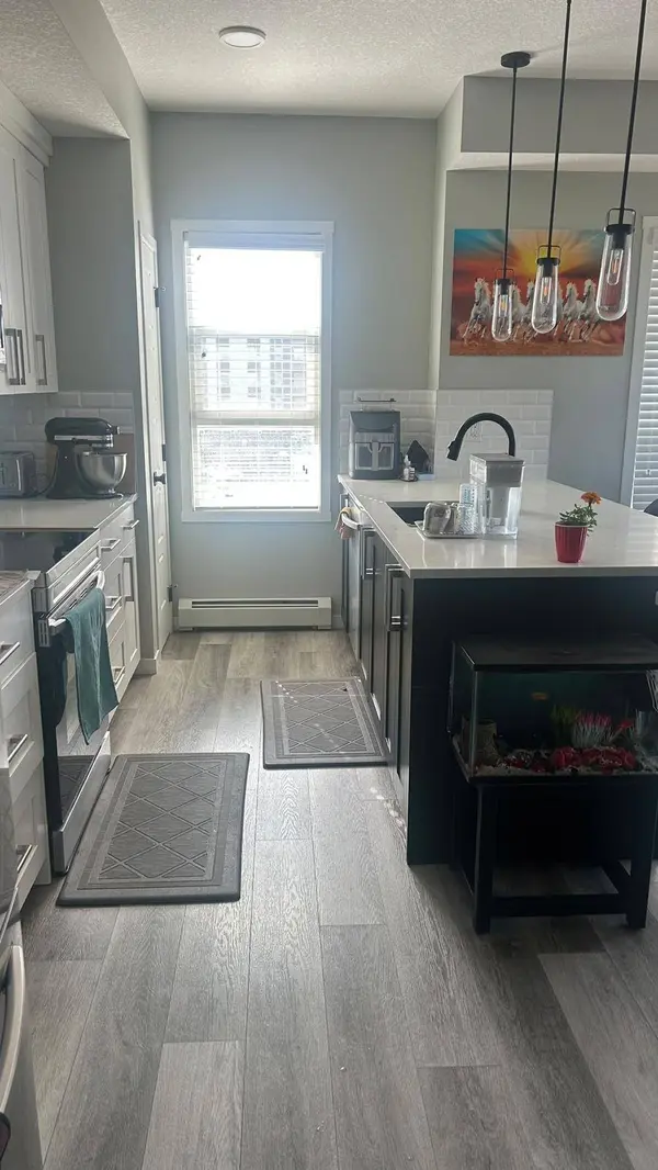 200 Harvest Hills Pl NE #402, Calgary, AB T3K
