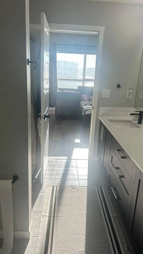 200 Harvest Hills Pl NE #402, Calgary, AB T3K