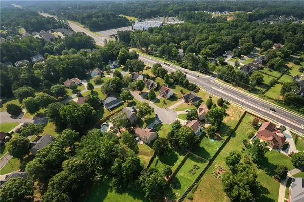 2057 Devonhurst DR, Powder Springs, GA 30127