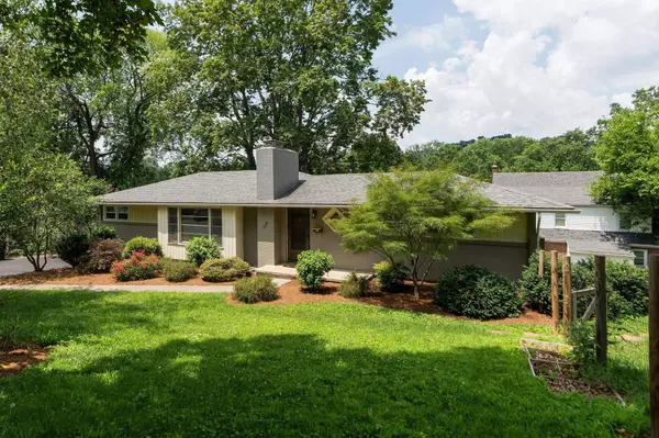 916 SELMA BLVD, Staunton, VA 24401