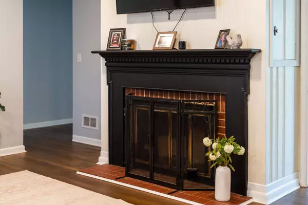 1064 LADD RD, Waynesboro, VA 22980