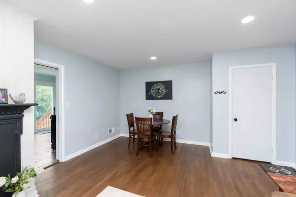 1064 LADD RD, Waynesboro, VA 22980