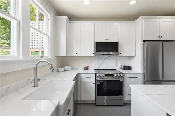 939 & 941 BEVERLEY ST W, Staunton, VA 24401
